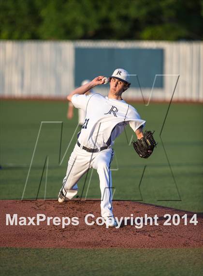 Thumbnail 2 in Dallas Jesuit vs. Plano East photogallery.