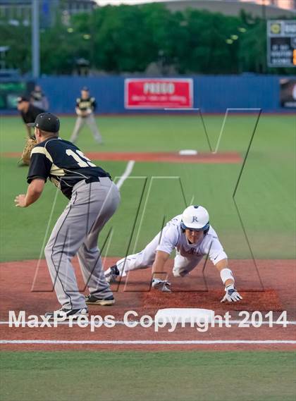 Thumbnail 2 in Dallas Jesuit vs. Plano East photogallery.