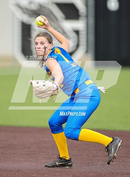 Thumbnail 3 in Huckabay @ Graford photogallery.