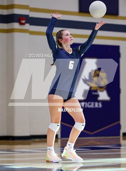 Thumbnail 2 in St. George's @ Arlington photogallery.