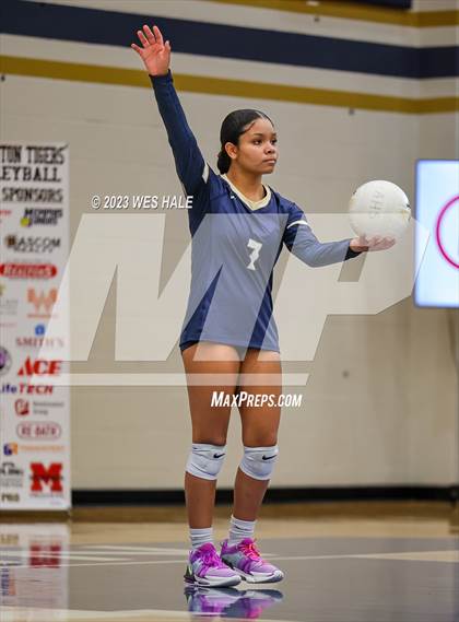 Thumbnail 2 in St. George's @ Arlington photogallery.