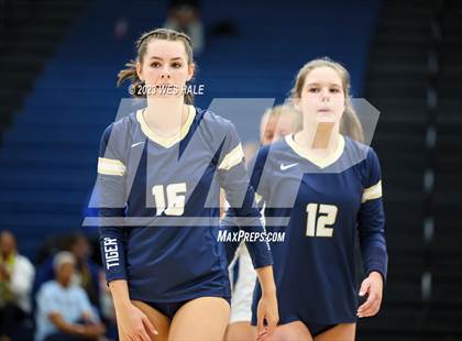 Thumbnail 2 in St. George's @ Arlington photogallery.