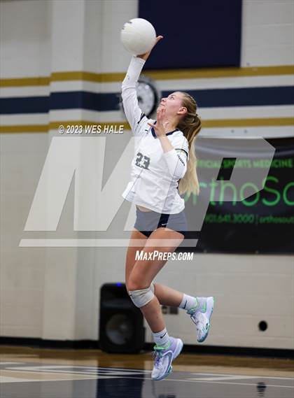 Thumbnail 1 in St. George's @ Arlington photogallery.