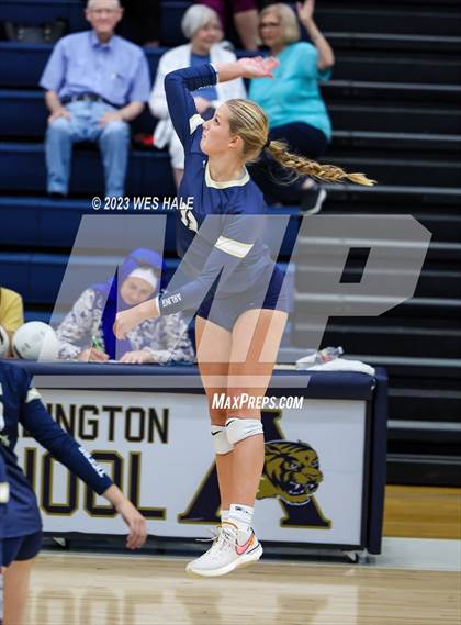 Thumbnail 1 in St. George's @ Arlington photogallery.