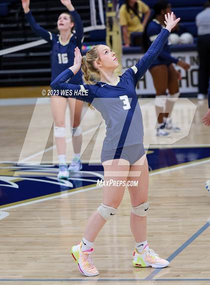 Thumbnail 1 in St. George's @ Arlington photogallery.