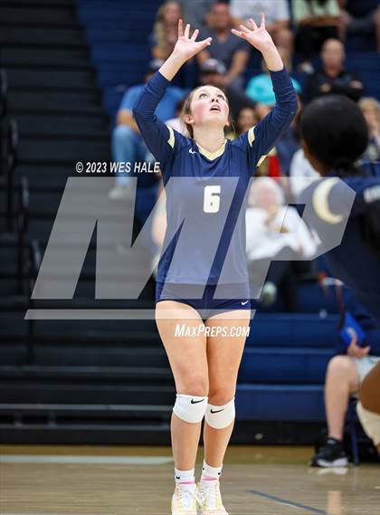 Thumbnail 3 in St. George's @ Arlington photogallery.