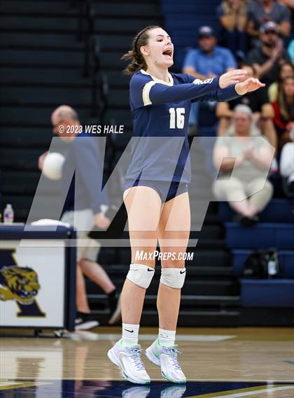 Thumbnail 2 in St. George's @ Arlington photogallery.