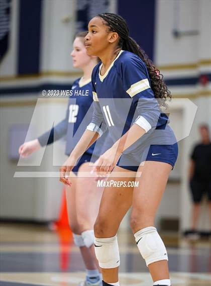 Thumbnail 3 in St. George's @ Arlington photogallery.