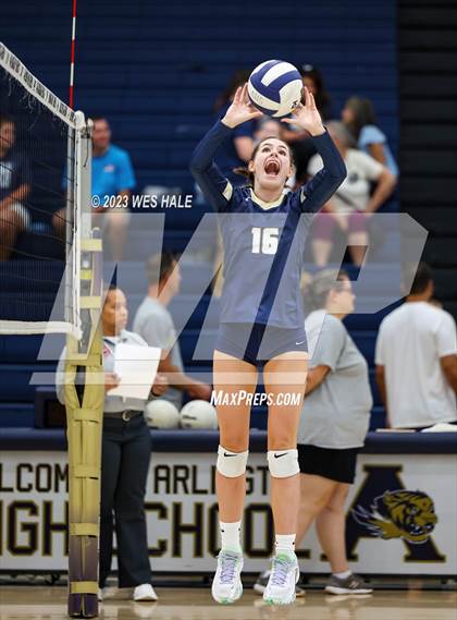 Thumbnail 2 in St. George's @ Arlington photogallery.