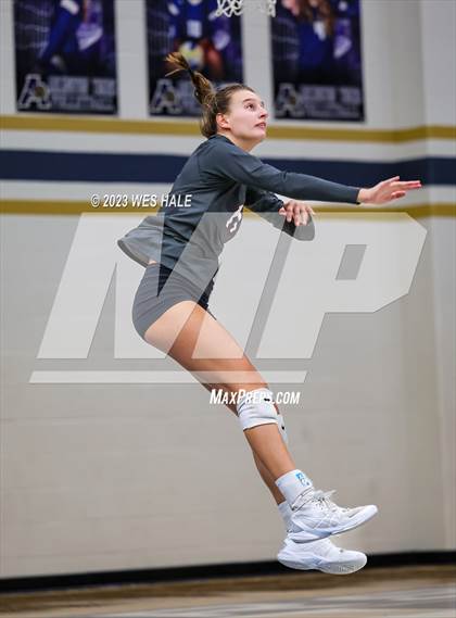 Thumbnail 1 in St. George's @ Arlington photogallery.