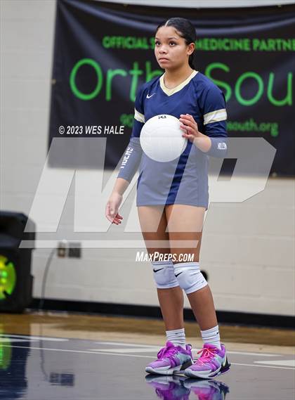 Thumbnail 3 in St. George's @ Arlington photogallery.