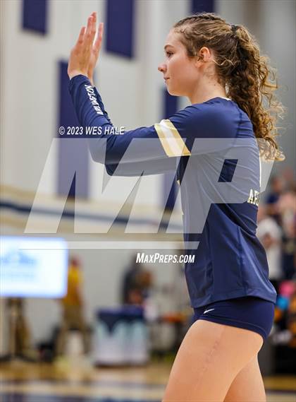 Thumbnail 2 in St. George's @ Arlington photogallery.