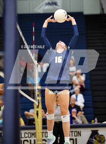 Thumbnail 2 in St. George's @ Arlington photogallery.