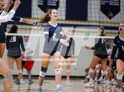 Thumbnail 3 in St. George's @ Arlington photogallery.