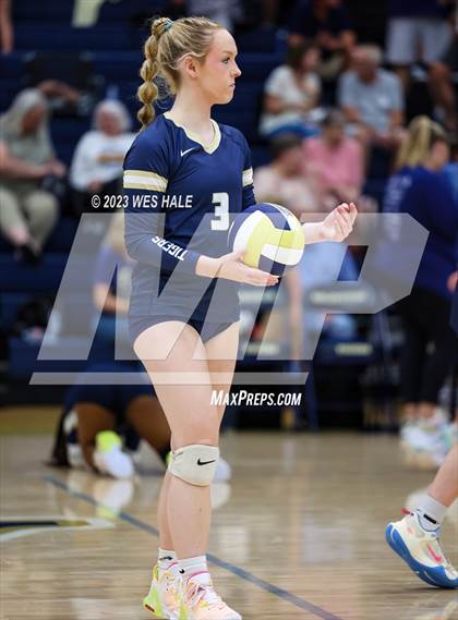 Thumbnail 3 in St. George's @ Arlington photogallery.