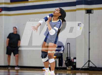 Thumbnail 1 in St. George's @ Arlington photogallery.