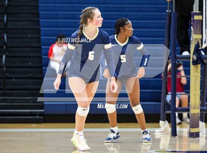 Thumbnail 2 in St. George's @ Arlington photogallery.