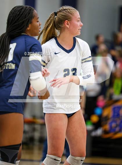 Thumbnail 3 in St. George's @ Arlington photogallery.