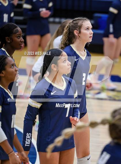 Thumbnail 2 in St. George's @ Arlington photogallery.