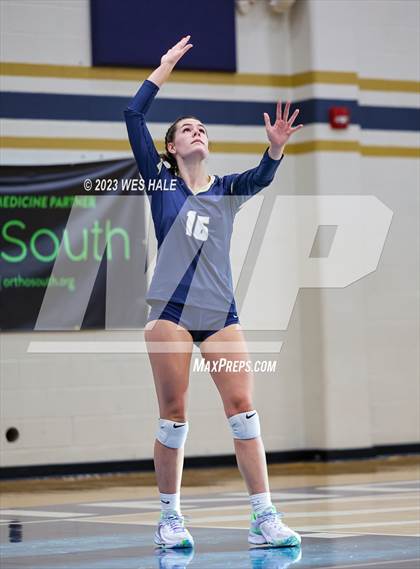 Thumbnail 3 in St. George's @ Arlington photogallery.