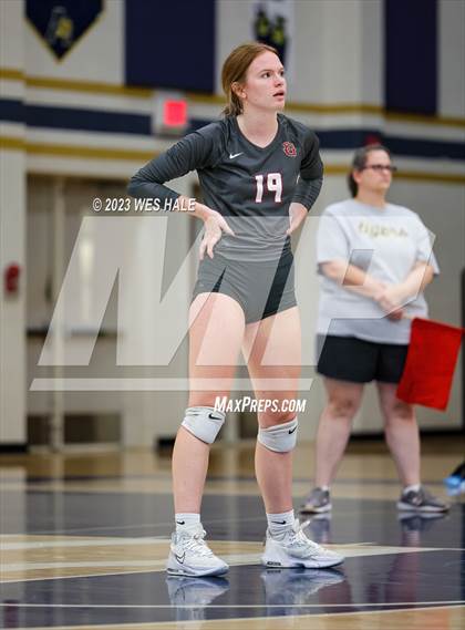 Thumbnail 3 in St. George's @ Arlington photogallery.