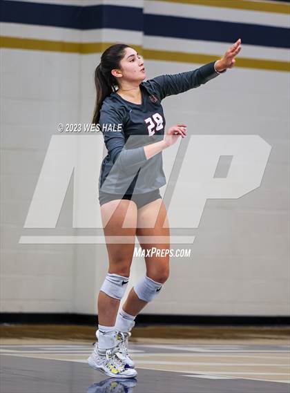 Thumbnail 3 in St. George's @ Arlington photogallery.