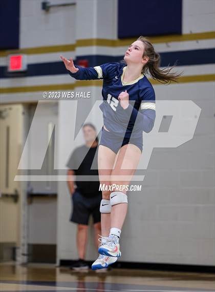 Thumbnail 1 in St. George's @ Arlington photogallery.