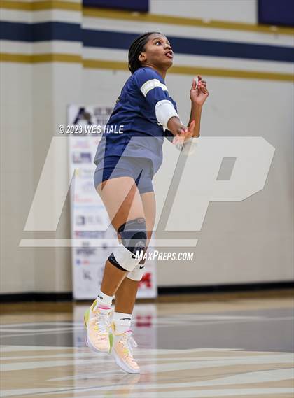 Thumbnail 3 in St. George's @ Arlington photogallery.