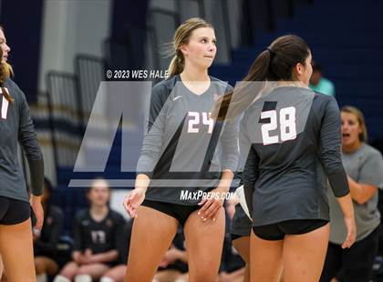 Thumbnail 1 in St. George's @ Arlington photogallery.