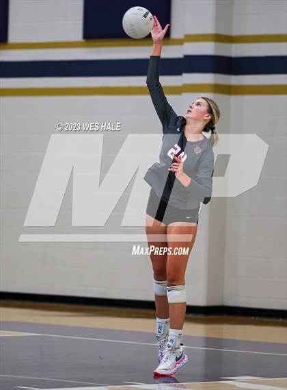 Thumbnail 2 in St. George's @ Arlington photogallery.