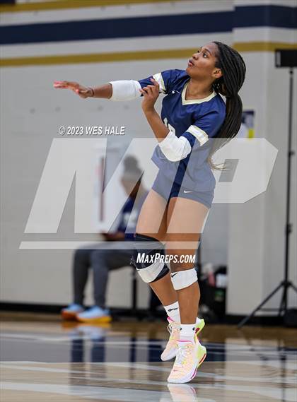 Thumbnail 1 in St. George's @ Arlington photogallery.