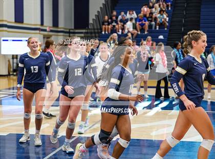 Thumbnail 1 in St. George's @ Arlington photogallery.