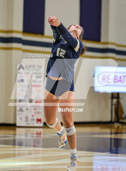 Thumbnail 1 in St. George's @ Arlington photogallery.