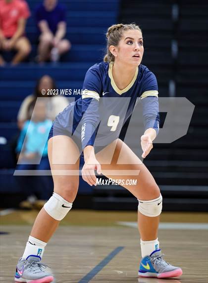 Thumbnail 1 in St. George's @ Arlington photogallery.