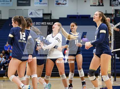 Thumbnail 3 in St. George's @ Arlington photogallery.