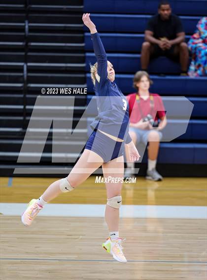 Thumbnail 1 in St. George's @ Arlington photogallery.