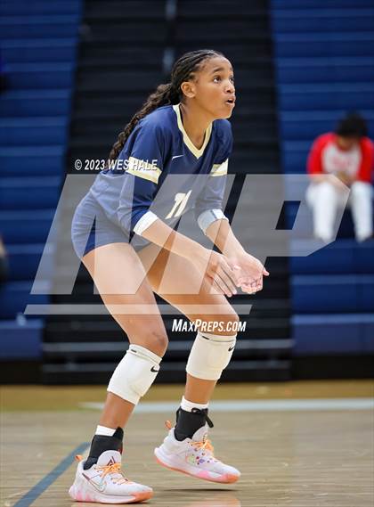 Thumbnail 3 in St. George's @ Arlington photogallery.