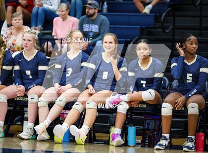 Thumbnail 2 in St. George's @ Arlington photogallery.