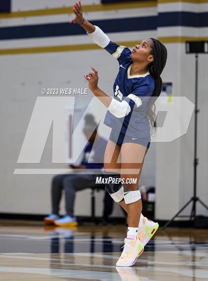 Thumbnail 3 in St. George's @ Arlington photogallery.