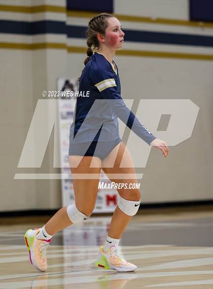 Thumbnail 3 in St. George's @ Arlington photogallery.