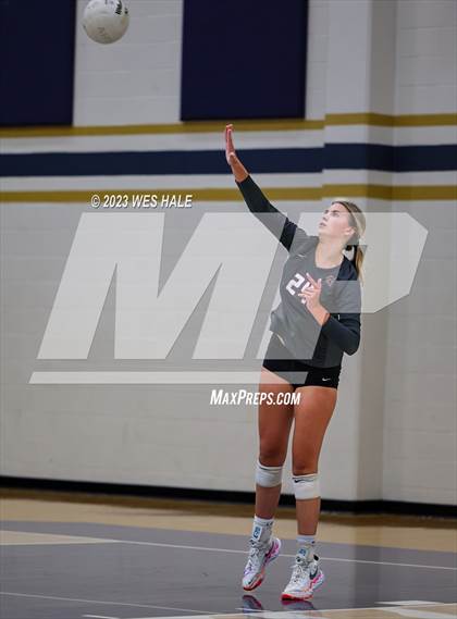 Thumbnail 3 in St. George's @ Arlington photogallery.