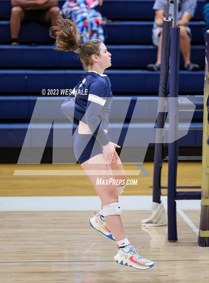 Thumbnail 3 in St. George's @ Arlington photogallery.