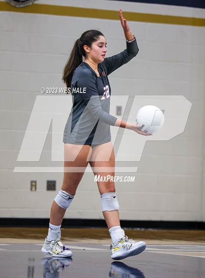 Thumbnail 2 in St. George's @ Arlington photogallery.