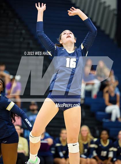 Thumbnail 1 in St. George's @ Arlington photogallery.