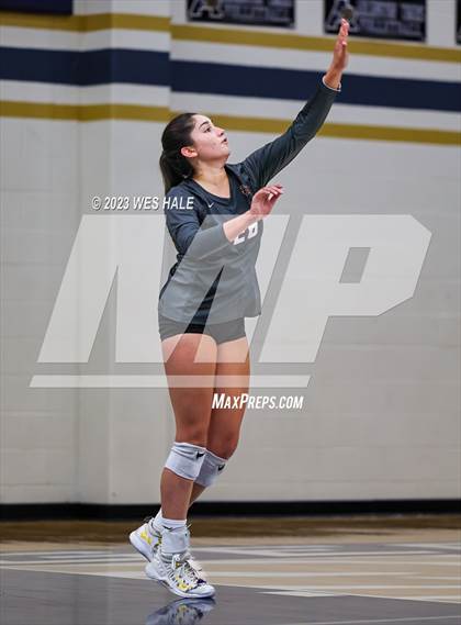 Thumbnail 1 in St. George's @ Arlington photogallery.