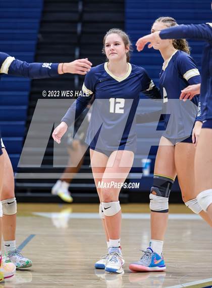 Thumbnail 1 in St. George's @ Arlington photogallery.