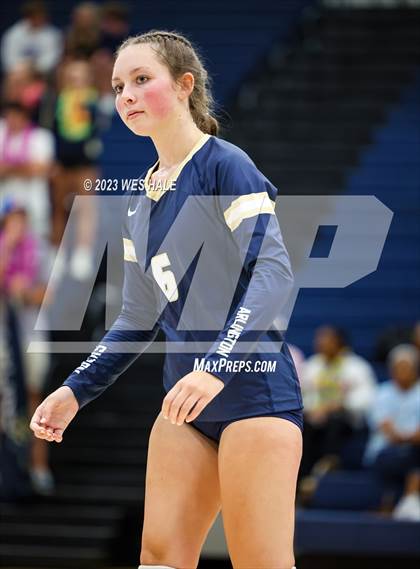 Thumbnail 2 in St. George's @ Arlington photogallery.