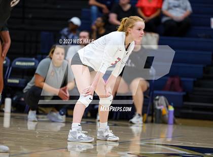 Thumbnail 2 in St. George's @ Arlington photogallery.