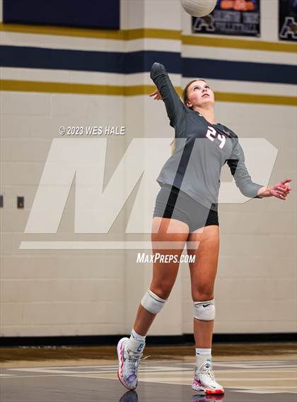 Thumbnail 1 in St. George's @ Arlington photogallery.