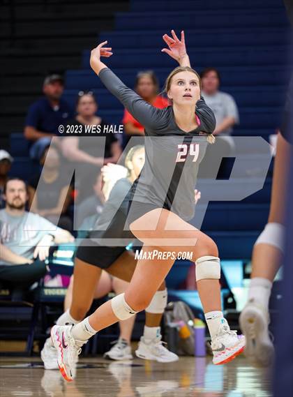 Thumbnail 1 in St. George's @ Arlington photogallery.